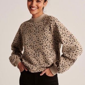 Abercrombie Mock Neck Slightly Crop Sweatshirt